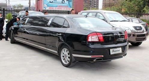 瑞麒G6加長(zhǎng)禮賓車(chē)實(shí)車(chē)曝光 預(yù)計(jì)售40萬(wàn)起