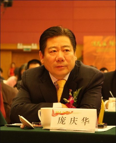 汽車經(jīng)銷商擴充實力 多模式競爭格局隱現(xiàn)