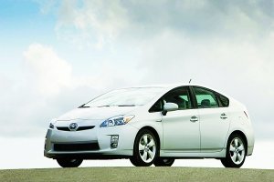 新能源車(chē)漸熱 車(chē)企爭(zhēng)先布局混合動(dòng)力