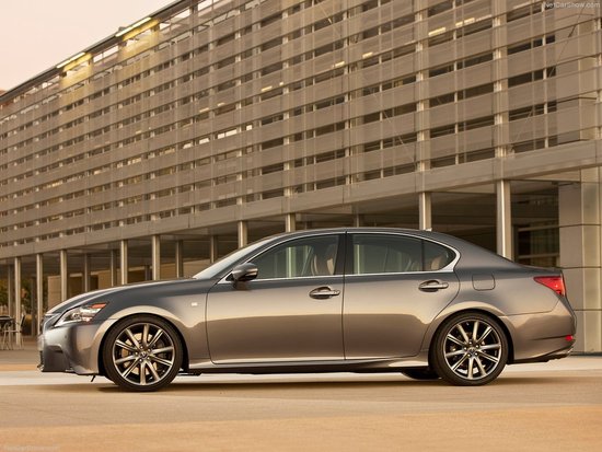 雷克薩斯推GS350 F Sport 強(qiáng)化運(yùn)動(dòng)外觀